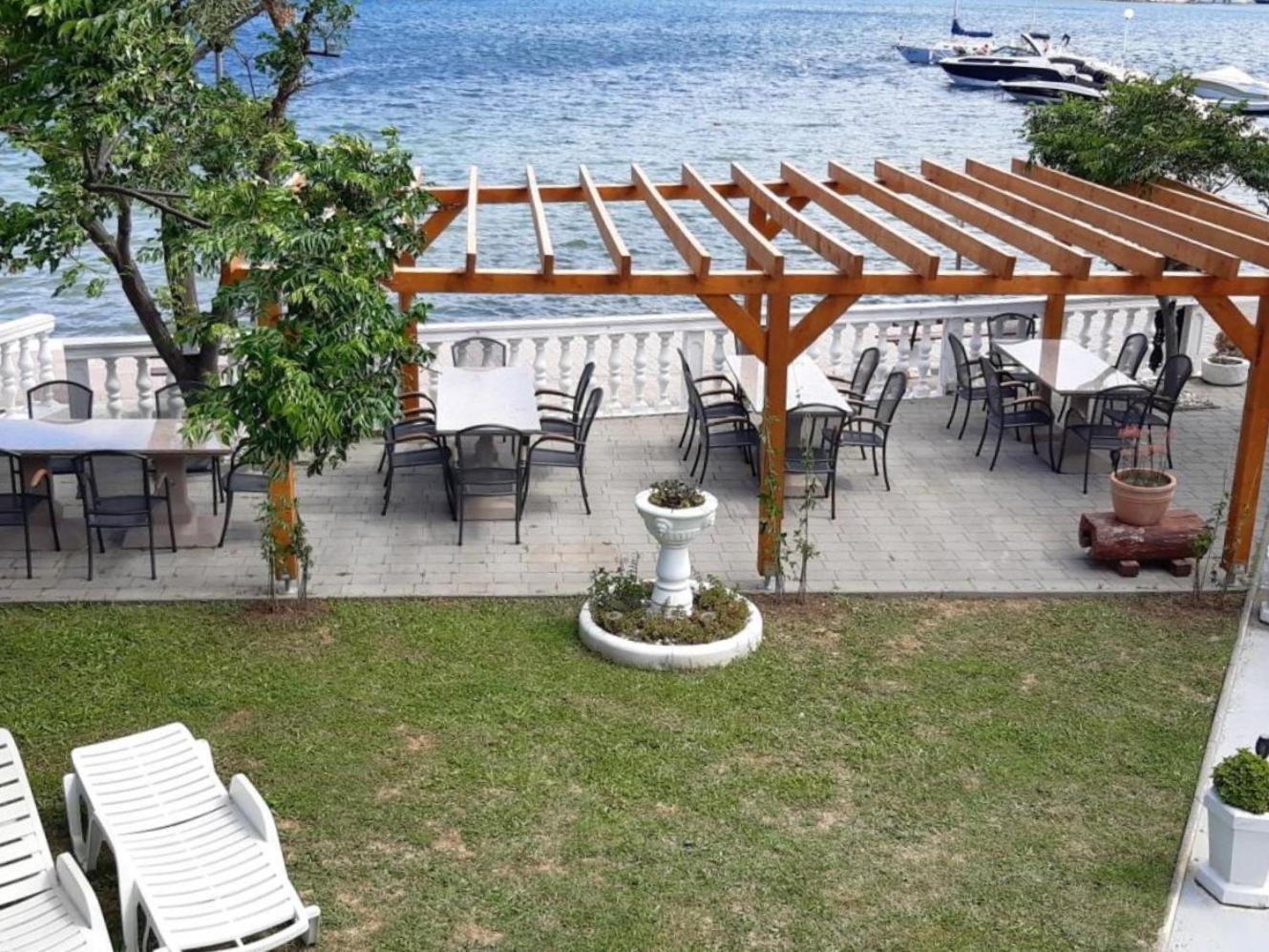 Apartments Gurman Supetarska Draga Bagian luar foto
